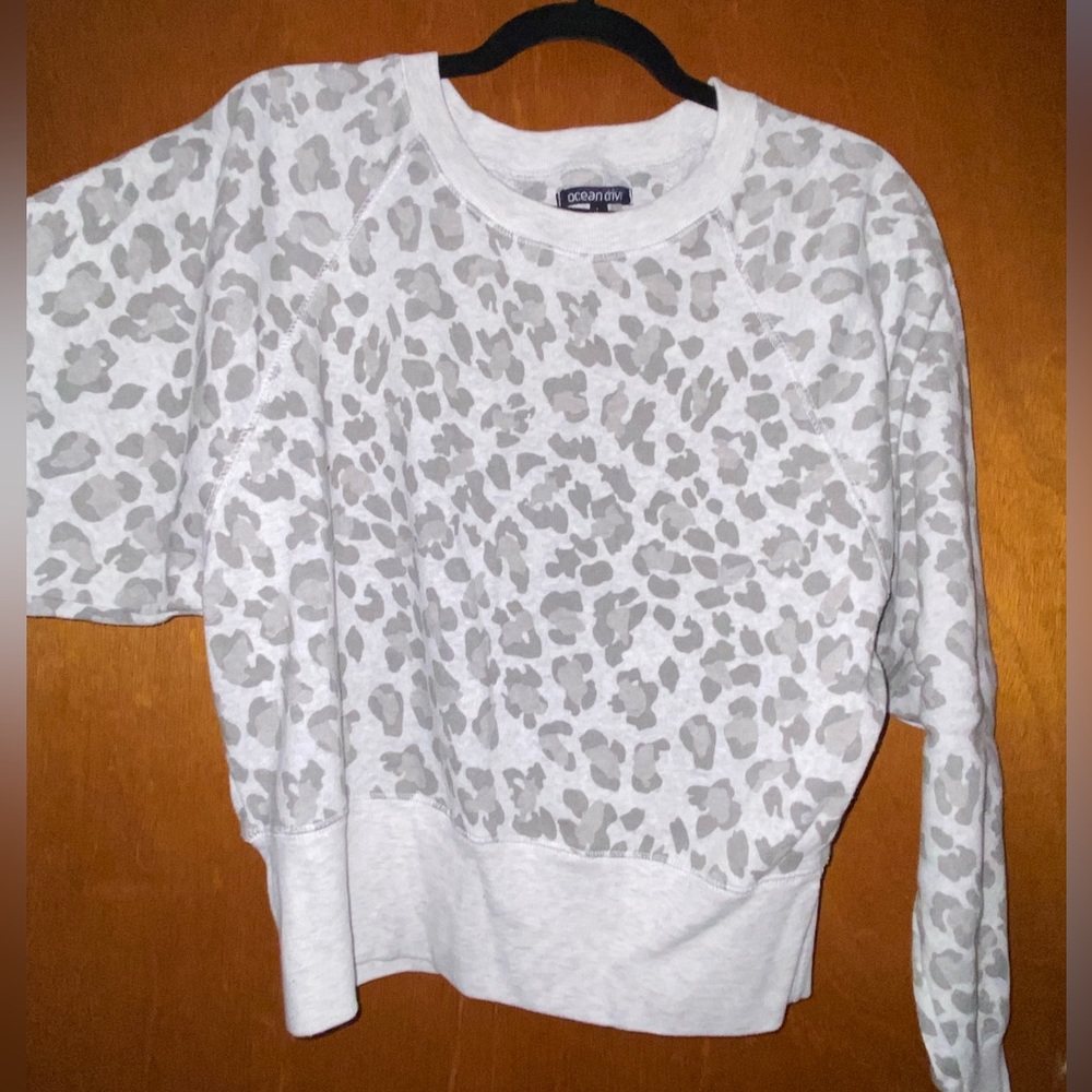 Crop Grey Cheetah Print Long Sleeve , Size L by Ocean Drive